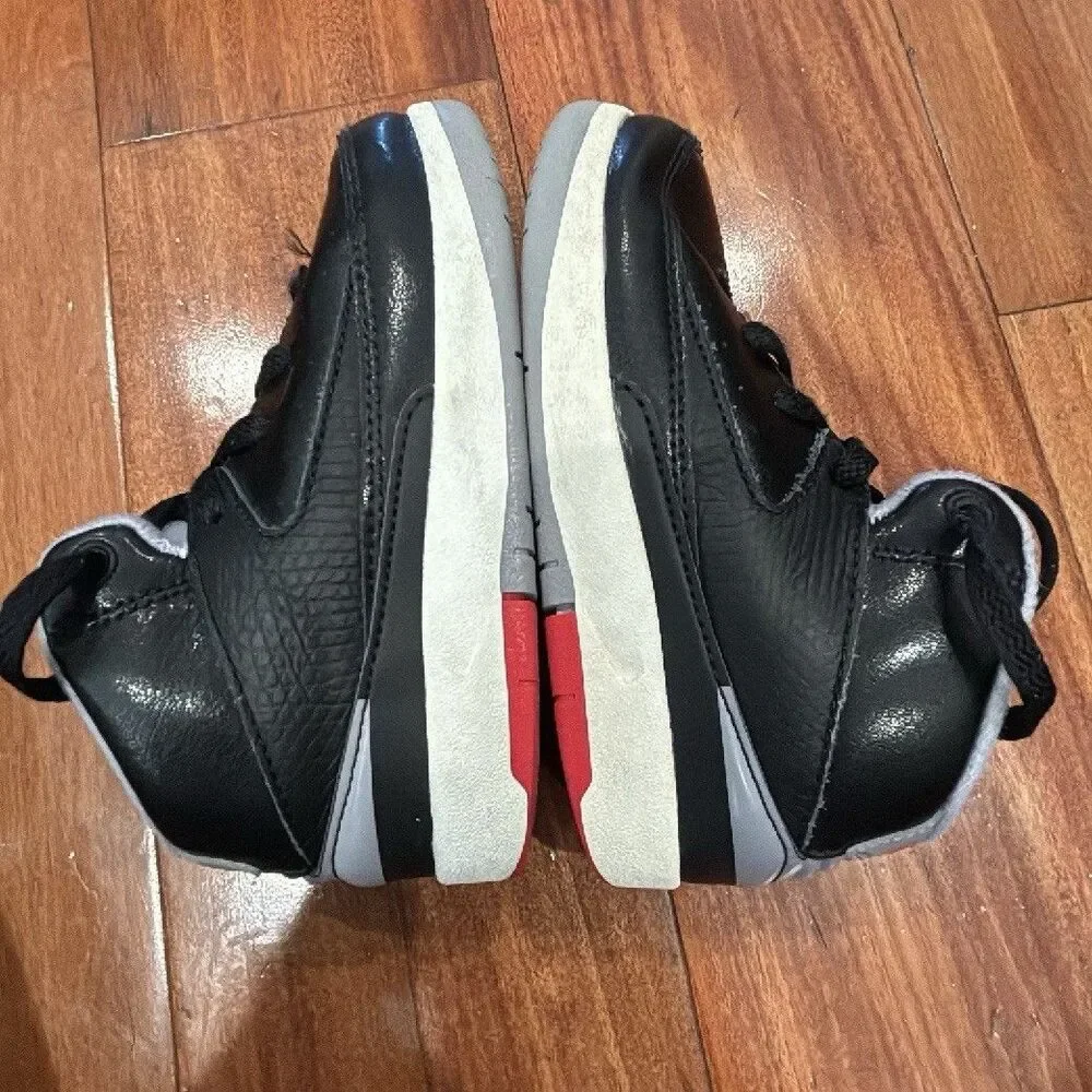 Nike Air Jordan 2 Unisex Kids Black/Gray/Red/White Leather Mid Top Sneakers 8C